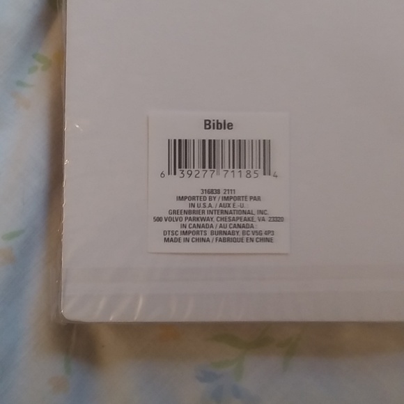 Free~w/ purchase. M White/gold - Picture 3 of 4